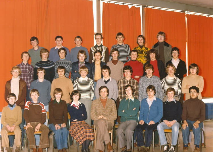 Photo de classe 1C3 de 1977, Lycée Albert Châtelet Copains d'avant Photo de classe 1C3 de 1977, Lycée Albert Châtelet Copains d'avant