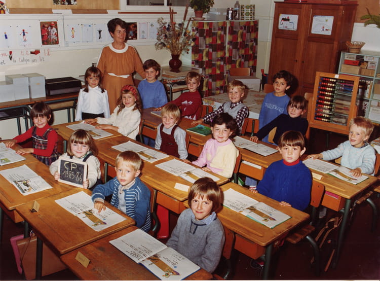 Photo de classe CM2 1990 / 1991 de 1990, ECOLE PRIMAIRE ETIENNE ...