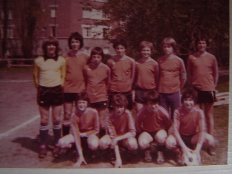 BG12495b - MEDAILLETTE FOOTBALL DISTRICT LANGUEDOC MINIMES 1975-76