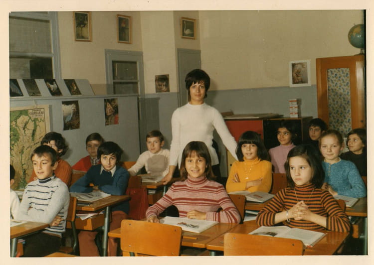 Photo de classe CM1 de 1973, ECOLE DE LA CROIX ROUGE Copains d'avant Photo de classe CM1 de 1973, ECOLE DE LA CROIX ROUGE Copains d'avant