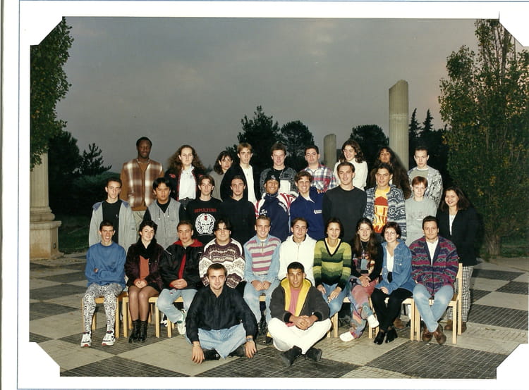 Photo de classe TSb 1996/1997 de 1996, Lycée Jean Cocteau - Copains d'avant