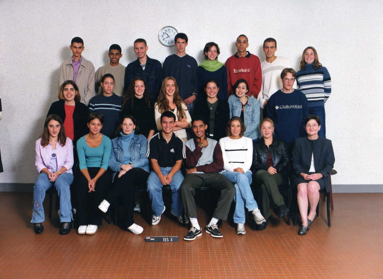 Photo de classe Terminale (et de 2 ! ) de 2002, Lycée Jean De La ...