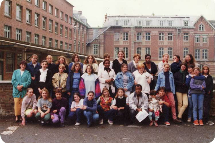 Photo de classe INTERNAT de 1998, INSTITUTION SAINT MICHEL Copains d