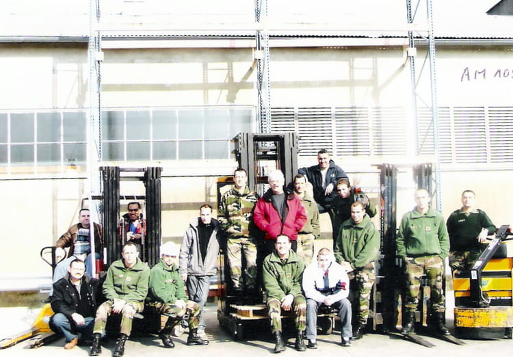 Photo de classe Am 105 de 2005, CENTRE MILITAIRE DE FORMATION PROFESSIONNELLE Copains d'avant Photo de classe Am 105 de 2005, CENTRE MILITAIRE DE FORMATION PROFESSIONNELLE Copains d'avant