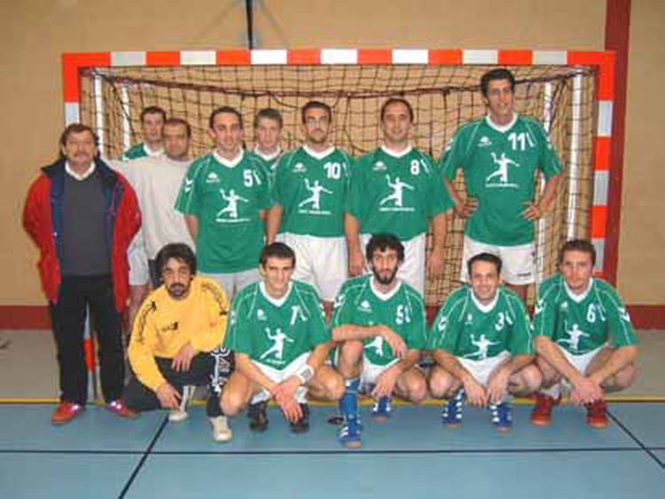 Photo De Classe Equipe Séniors 1 Saison 2004 2005 De 2004 Racc Photo De Classe Equipe Séniors 1 Saison 2004 2005 De 2004 Racc