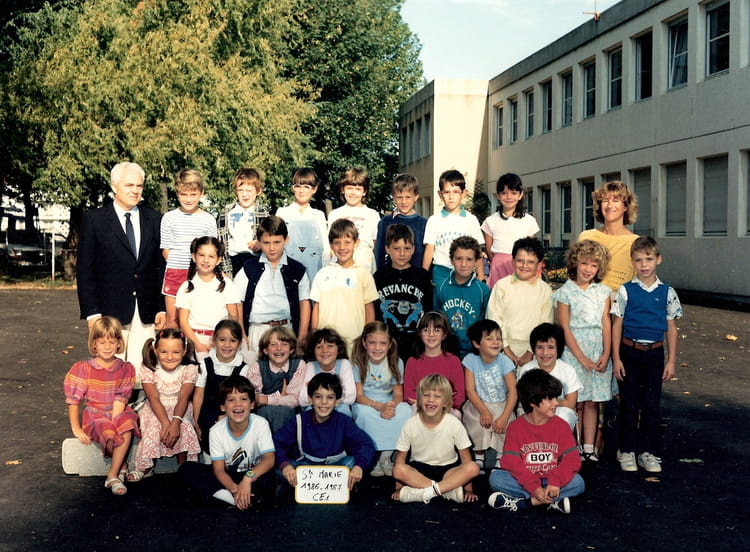 Photo de classe CE1 1986-87 de 1986, ECOLE SAINTE MARIE - Copains d'avant