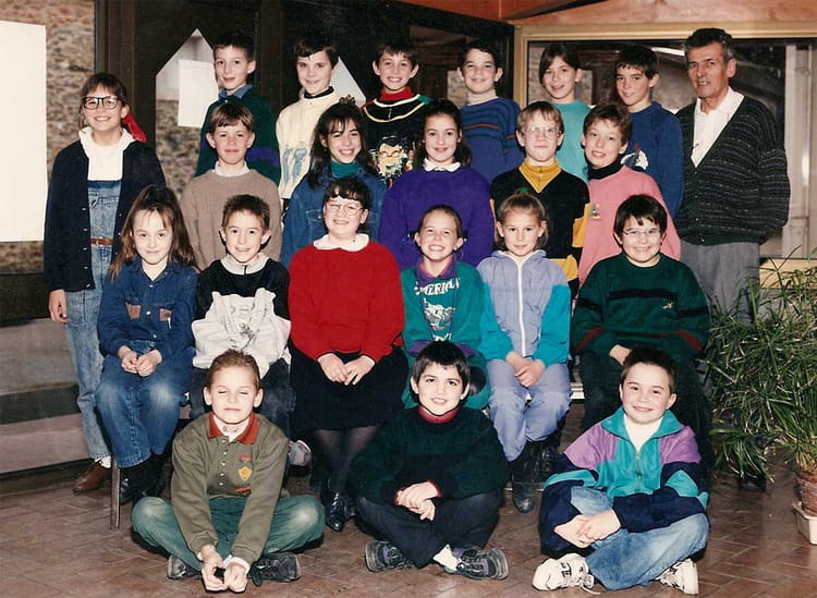 Photo de classe CM1 - CM2 - 1990 - 1991 de 1990, ECOLE COMMUNALE DU ...