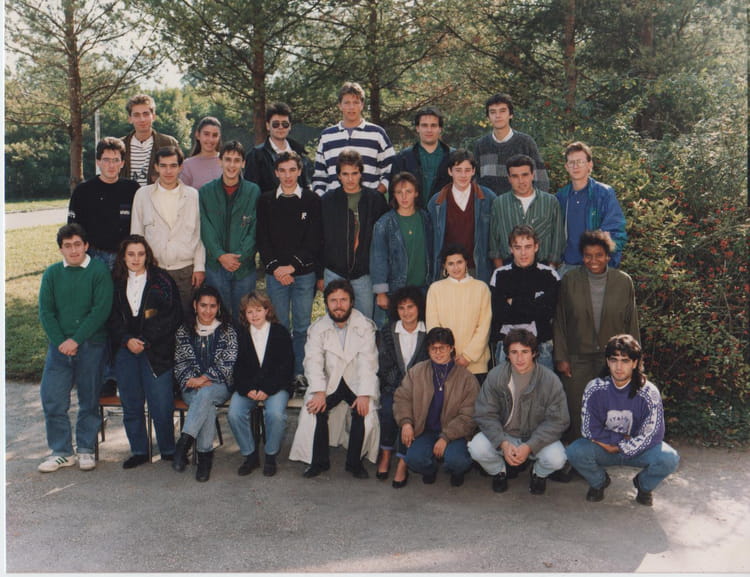 Photo de classe BTS INFO 1ère 1989 1990 de 1990, BTS INFORMATIQUE ST ...