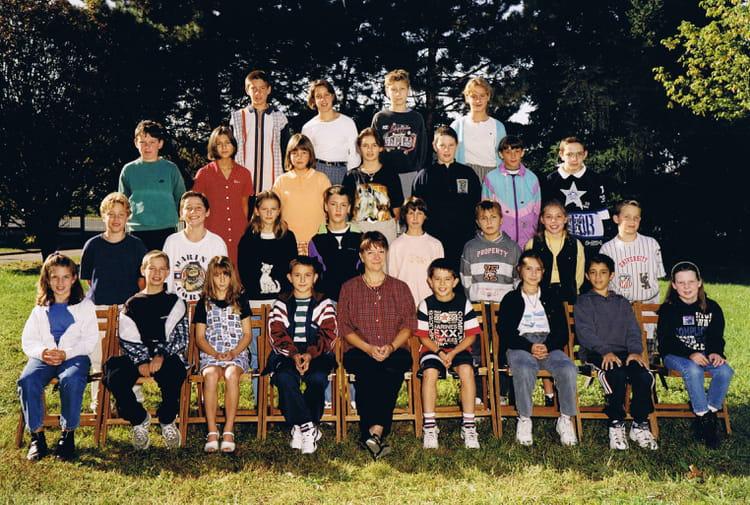 Photo de classe 6° Verte de 1997, Collège Léonce Bourliaguet Copains