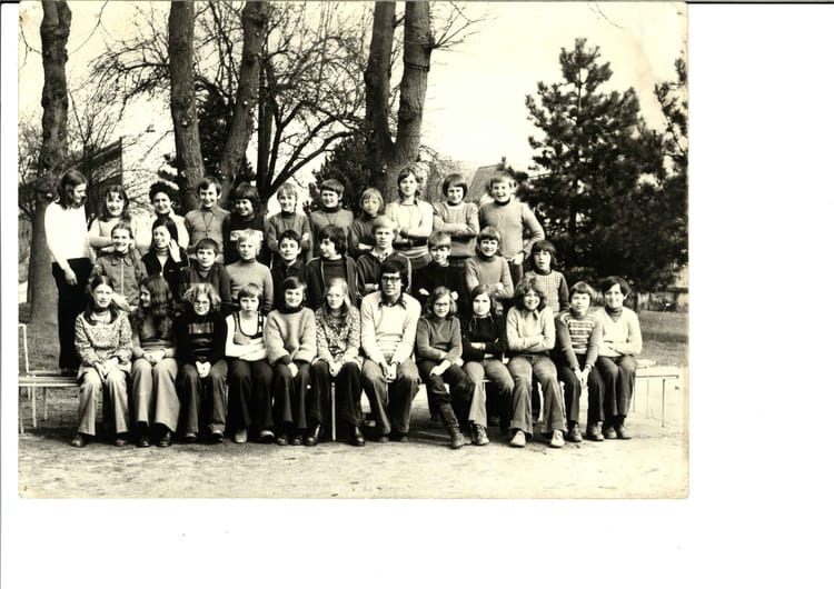 Photo de classe 5ème? de 1975, Lycée Albert Châtelet Copains d'avant Photo de classe 5ème? de 1975, Lycée Albert Châtelet Copains d'avant