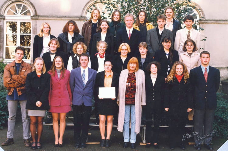 Photo de classe BTS Force de vente de 1997, Lycée C F Lebrun - Copains ...