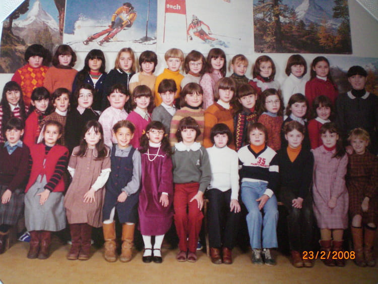 Photo de classe Classe de CE2 de 1979, Ecole Sainte Famille (Villefranche De Rouergue) Copains