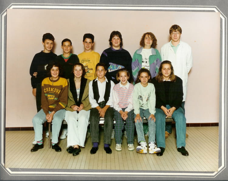 Photo de classe Photo de classe 4° de 1990, Collège - Copains d'avant
