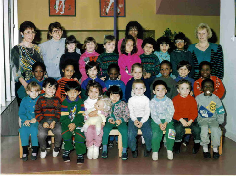 Photo de classe Petits moyens de 1990, ECOLE LOUISE MICHEL - Copains d ...