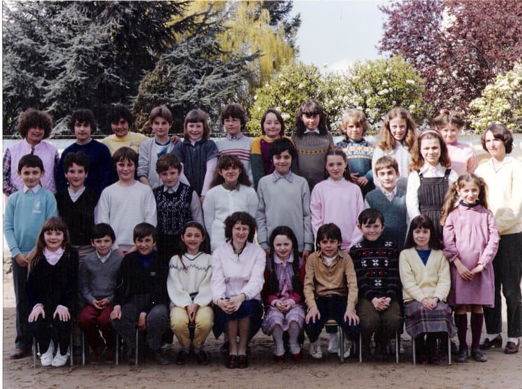 Photo de classe CM2 de 1983, ECOLE SAINTE MARIE - Copains d'avant