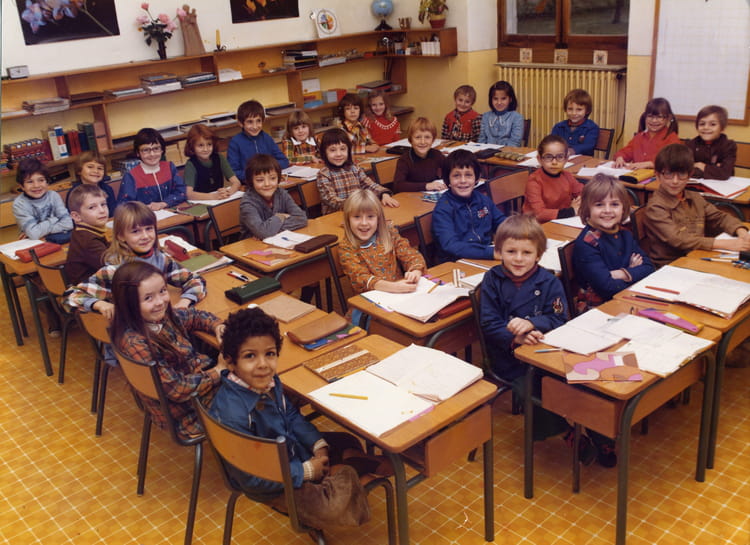Photo de classe CE2 de 1975, Ecole Notre Dame De La Salette (Saint