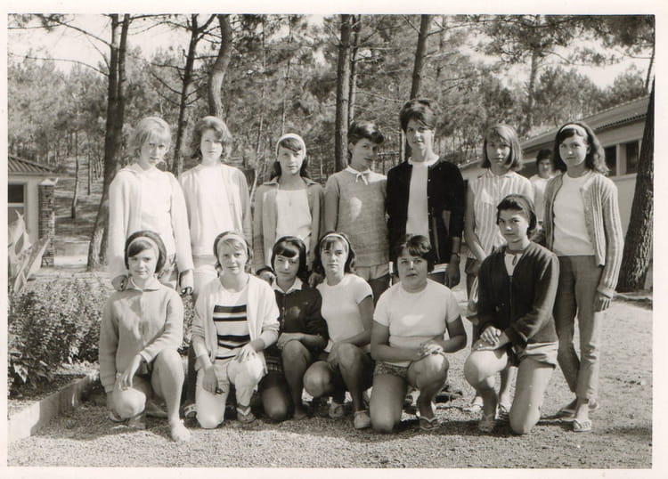 Photo De Classe 08 1964 De 1964 COLONIE DE VACANCES Copains D avant photo-de-classe-08-1964-de-1964-colonie-de-vacances-copains-d-avant