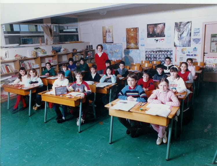 Photo de classe CM1 de 1988, ECOLE SAINTE MARIE - Copains d'avant