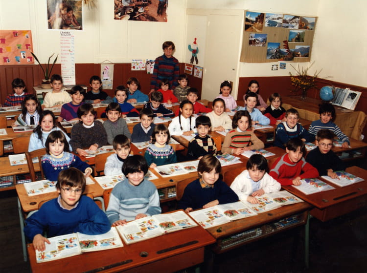 Photo de classe CE1 et CE2 de 1986, ECOLE SAINTE MARIE - Copains d'avant
