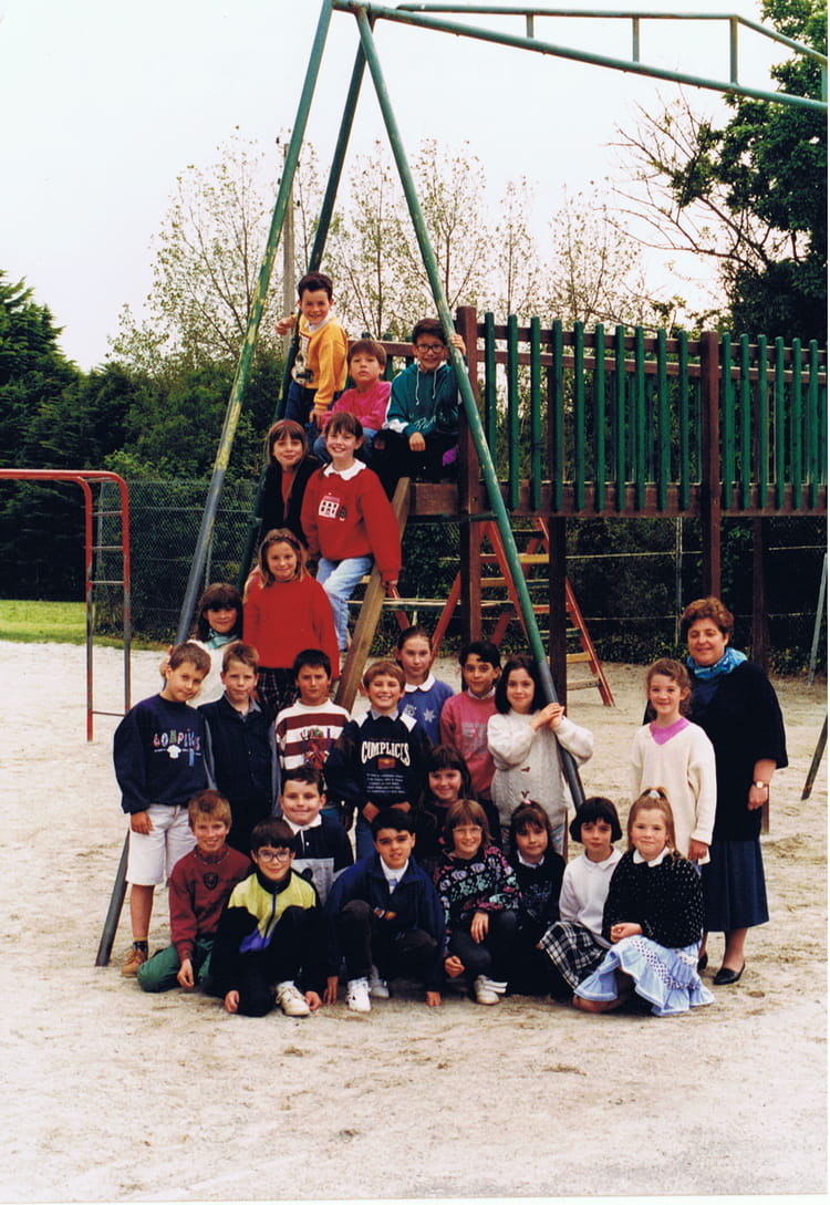 Ecole Notre Dame De Liesse Saint Renan Photo de classe CE2 de 1993, Ecole Notre Dame De Liesse (Saint Renan) -  Copains d'avant