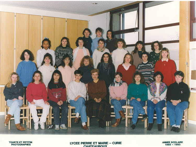 Photo de classe BTS 1 SECRETARIAT de 1992, Lycée Pierre Et Marie Curie ...