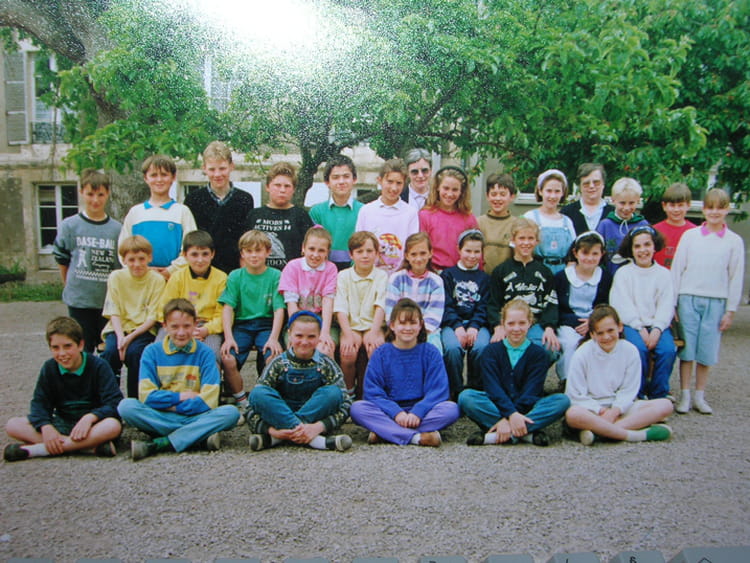 Photo de classe CM2 de 1990, ECOLE PRIMAIRE STE THERESE Copains d'avant