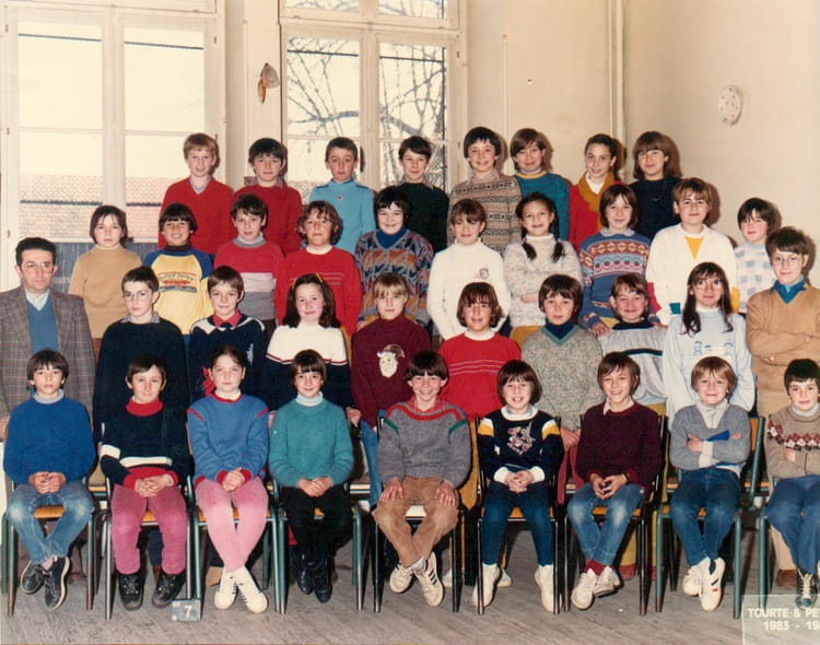 Photo de classe CM2 STEUGENE de 1984, Ecole Sainteugène Copains d'avant