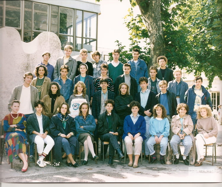 Photo de classe Terminale B de 1987, Lycée Michel Montaigne - Copains d ...