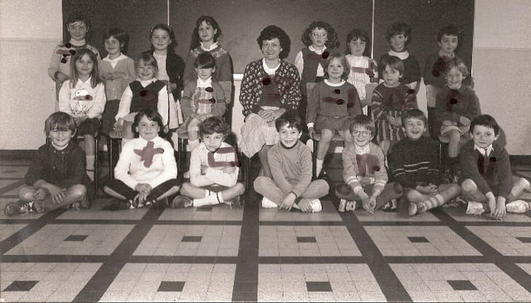 Photo de classe CP de 1983, GROUPE PIERRE ET MARIE CURIE - Copains d'avant