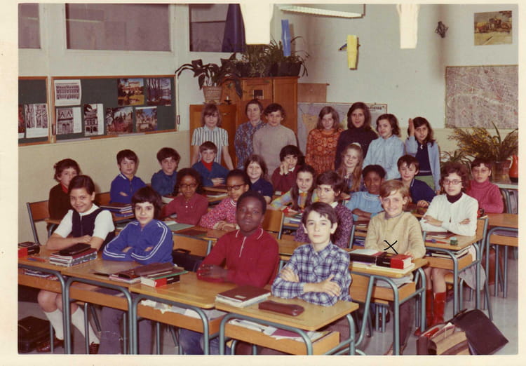 Photo de classe Classe X de 1970, Ecole Eugénie Cotton Copains d'avant Photo de classe Classe X de 1970, Ecole Eugénie Cotton Copains d'avant