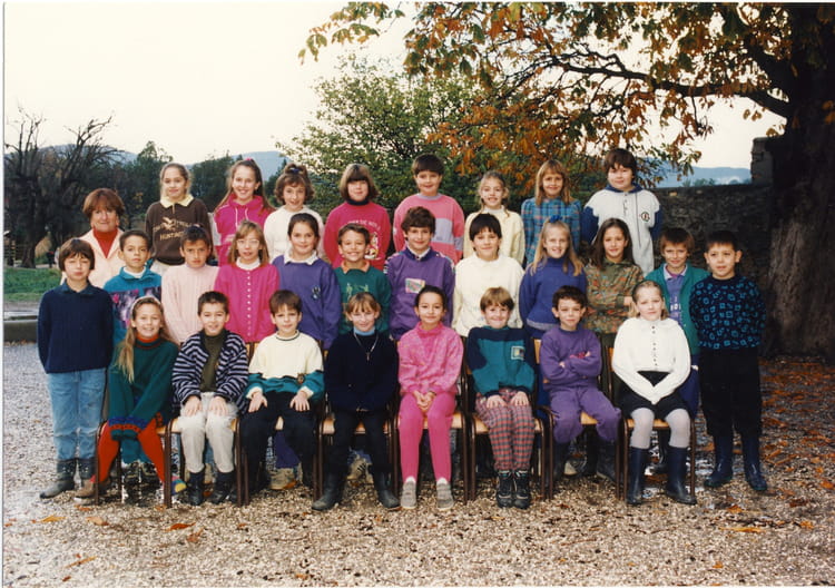 Photo de classe CM1CM2 de 1990, Ecole Sainte Marthe (Cuers) Copains