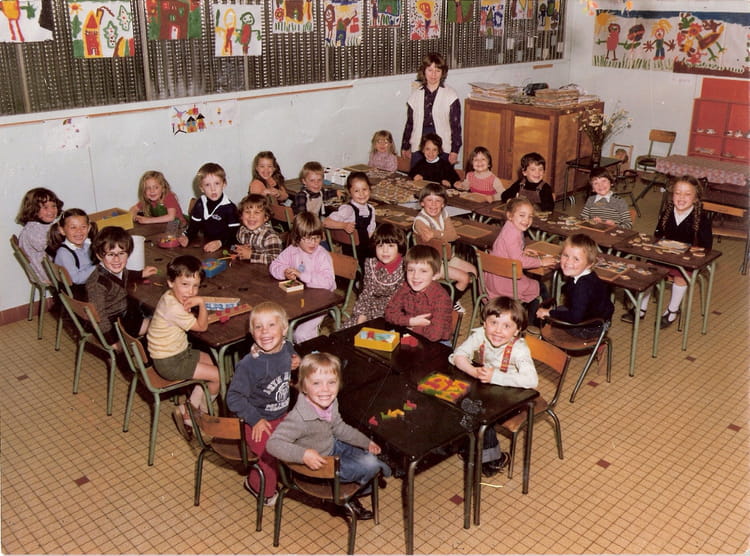 Photo de classe Ecole ste ursule de 1979, ECOLE SAINTE URSULE Copains