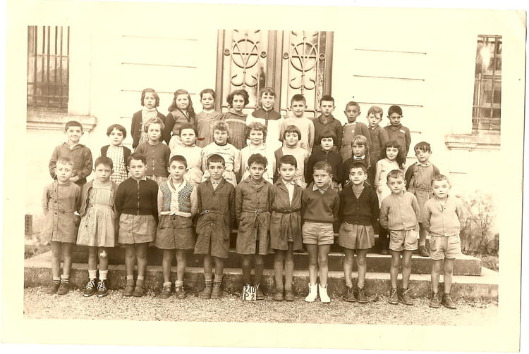 Photo de classe CE1 OU CE2 ? de 1957, Ecole Du Champ De Foire
