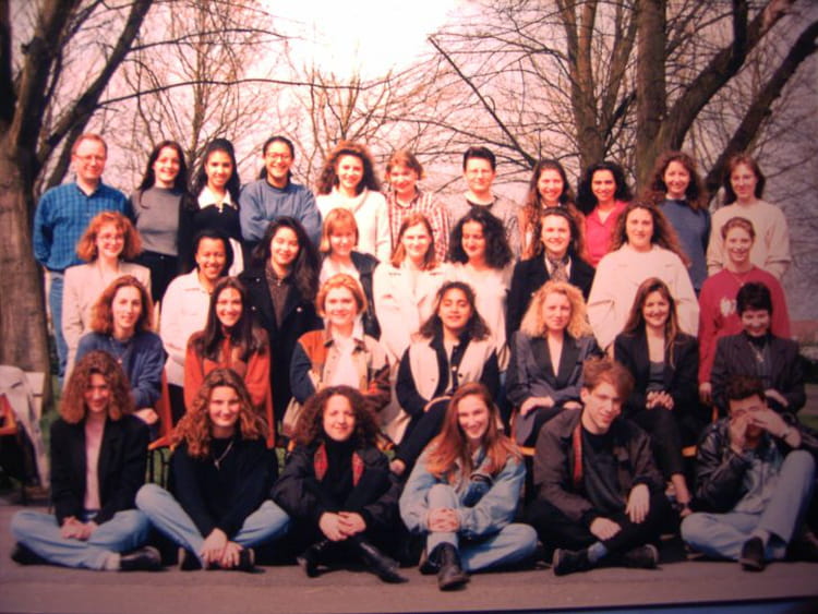 Photo de classe Terminale L de 1995, Lycée Pablo Picasso - Copains d'avant