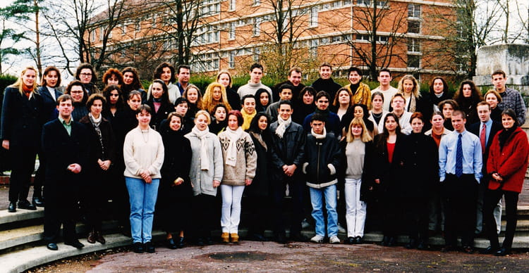 Photo de classe Bts 2 force de vente de 1997, Saint-exupéry - Copains d ...