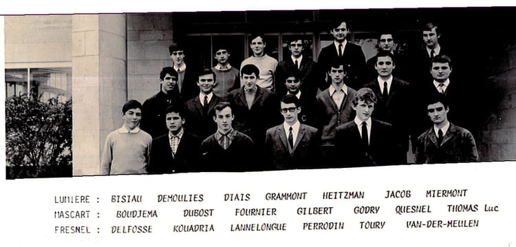 Photo De Classe Gurcy Le Chatel De 1969 Enm Ecole Nationale De Metiers Edf Gdf Copains D Avant