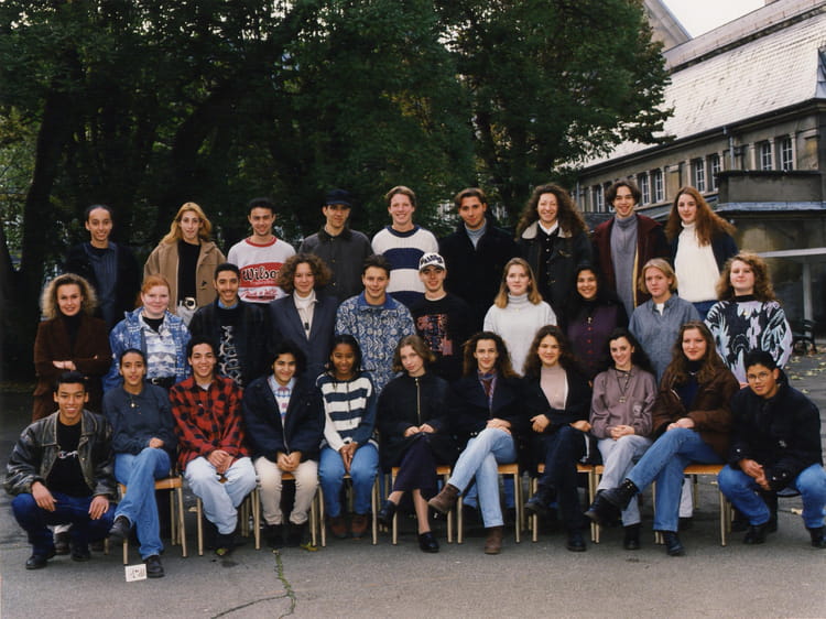 Photo de classe 1ere STT de 1996, Lycée Michel De Montaigne - Copains d ...