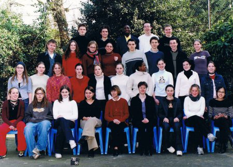 Photo de classe TES1 de 2001, Lycée Notredame De La Paix Copains d'avant