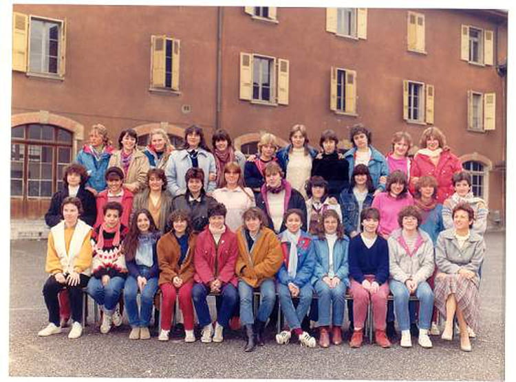 Photo De Classe Bep Sténo Dactylo 1ere Annee De 1982 Section D Photo De Classe Bep Sténo Dactylo 1ere Annee De 1982 Section D