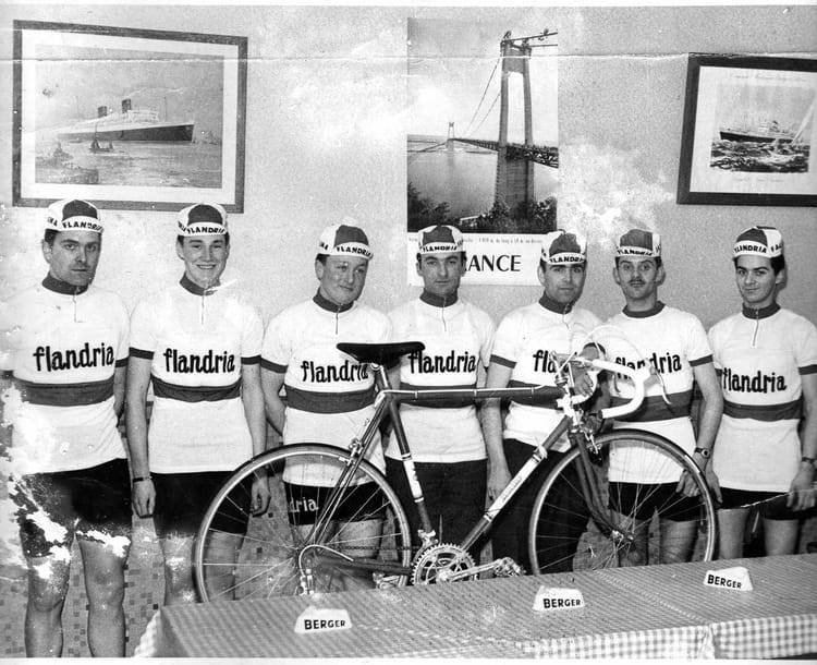 LIVRE RARE RELIURE REVUE LE CYCLISTE VELOCIO 1964 / 1965 VELO cyclotourisme