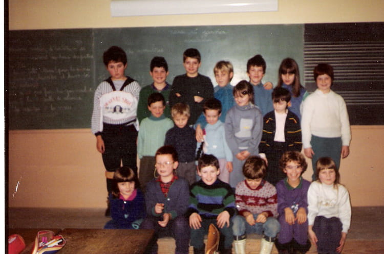 Photo De Classe Ecole De Sailly De 1990 Ecole Primaire Copains D avant photo-de-classe-ecole-de-sailly-de-1990-ecole-primaire-copains-d-avant