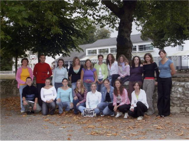 Photo de classe Term L 2005-2006 de 2005, Lycée Sainte-anne - Copains d ...
