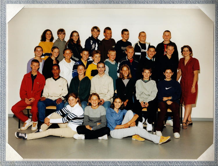 Photo de classe 4ème3 de 1999, Collège L'oiseau Blanc - Copains d'avant
