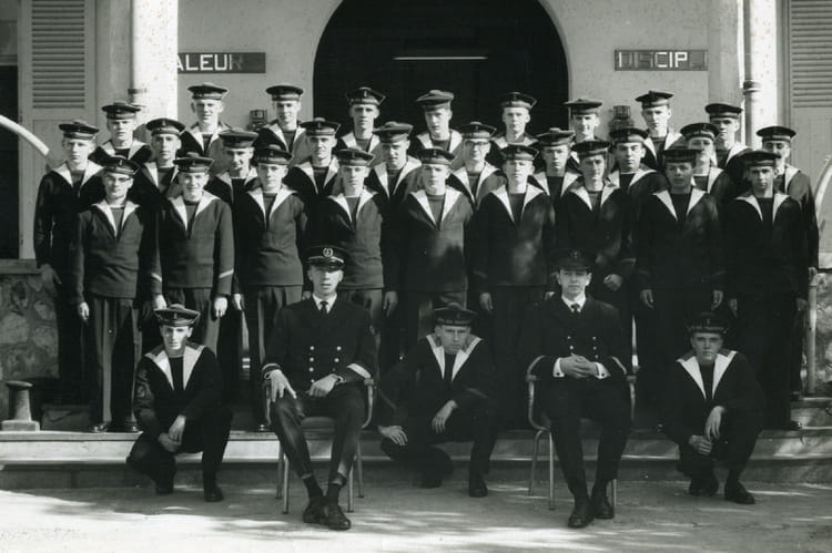 Photo de classe 136ème session Ecole des Transfilistes La Crau Mars ...