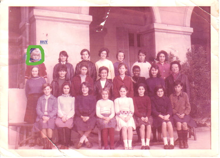 Photo de classe Madame Aubel directrice de 1965, Ecole Sainte Therese D