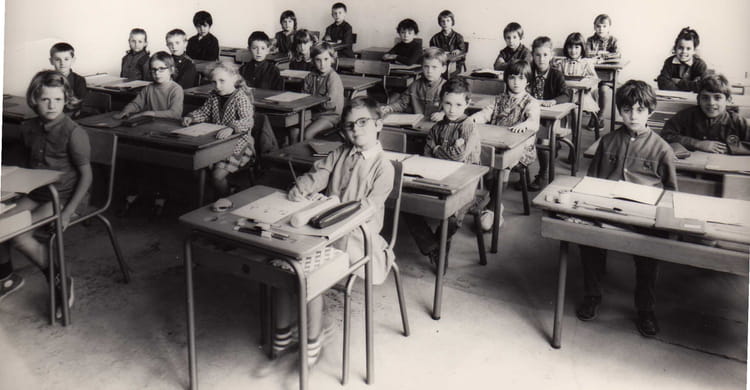 photo-de-classe-primaire-cp-de-1970-ecole-victor-hugo-nevers