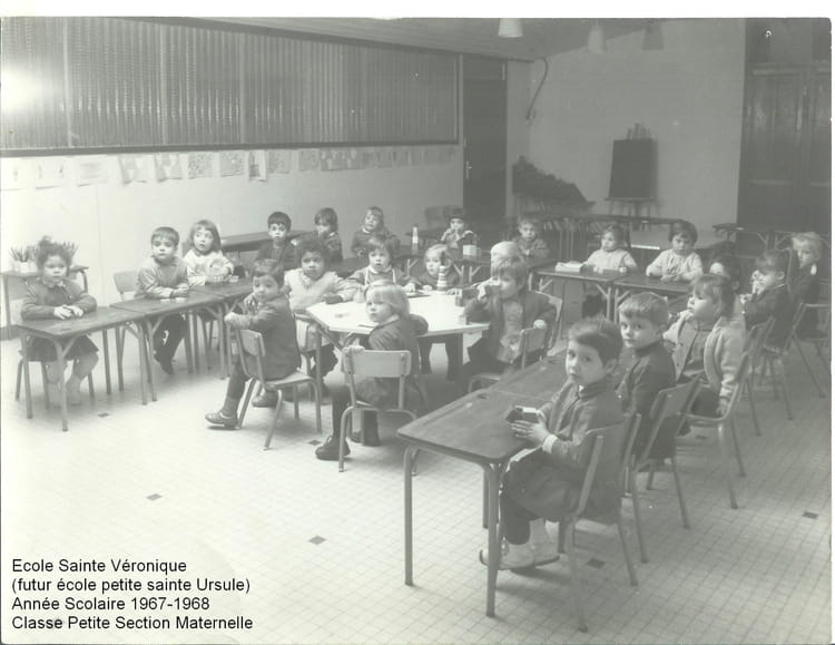 Photo de classe Petite Section Maternelle de 1968, ECOLE SAINTE URSULE Copains d'avant