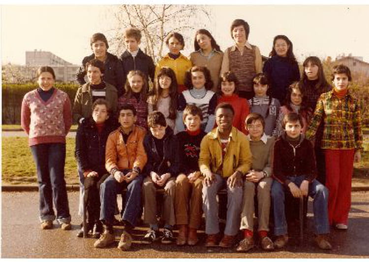 photo-de-classe-6-me-3-de-1978-coll-ge-lamartine-copains-d-avant