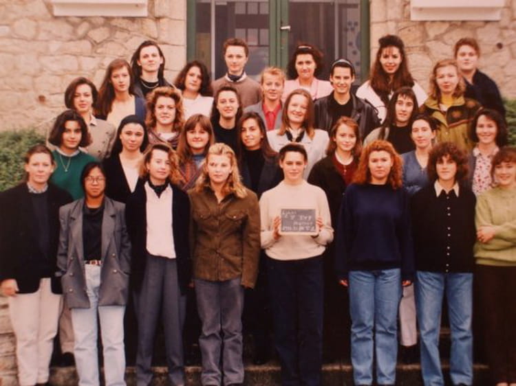 Photo de classe BTS Tourisme de 1992, Lycée Saint Ivy - Copains d'avant