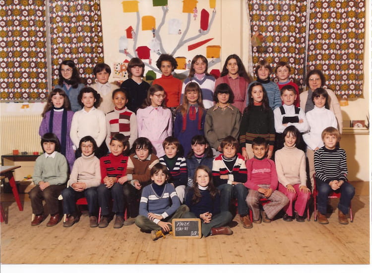 Photo de classe CM2 de 1981, ECOLE SAINTE MARIE - Copains d'avant